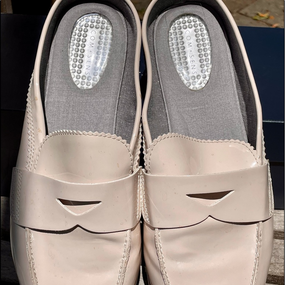 COM + SENS SLIDES 💛NEW in box🧡size 10 ladies💚